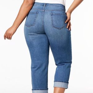 Style & Co Pants - Women’s Blue Jean Capris Style & Co Pants - Women’s Blue Jean Capris